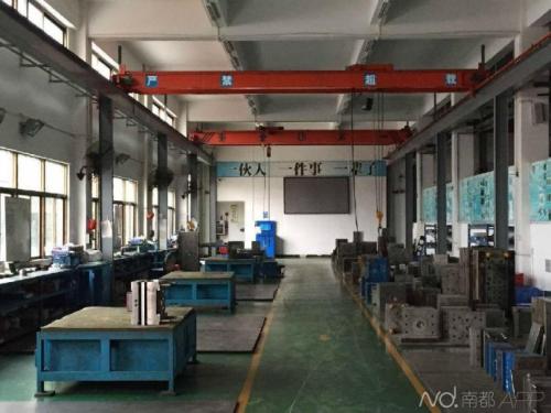 注塑模具工廠製造（zào）滑塊（kuài）加斜導柱定模內側抽芯